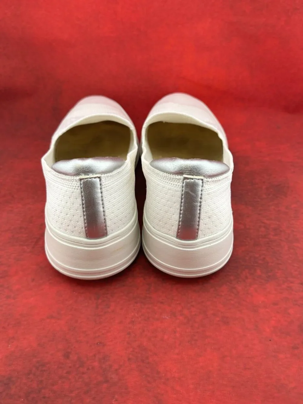 DEARFOAMS COMFORT SOPHIE SLIP-ON STRETCH WOMEN'S SNEAKER  WHITE SIZE 10.5